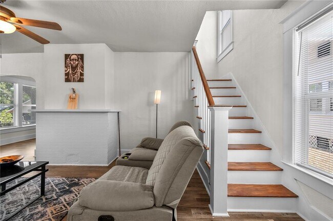 Building Photo - 766 13th Ave S