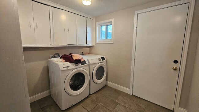 Building Photo - 4405 Alice St