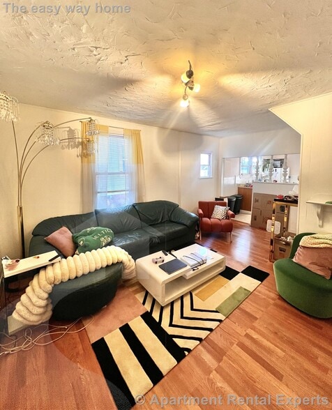 Building Photo - 282 Lowell St