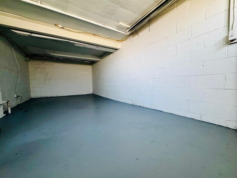 Building Photo - 132 Key Dr