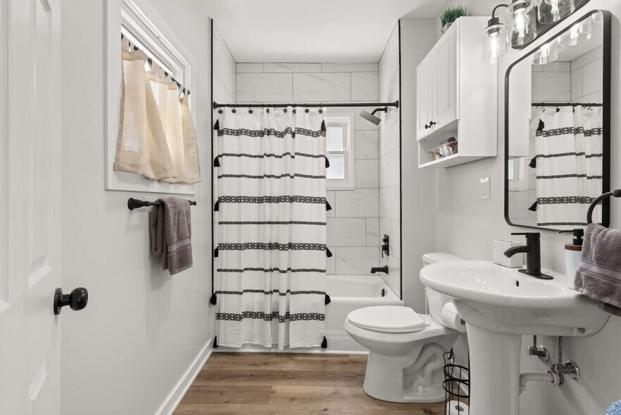 Building Photo - 19620 Ormiston Ave