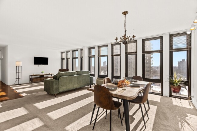 Building Photo - 6700 S South Shore Dr