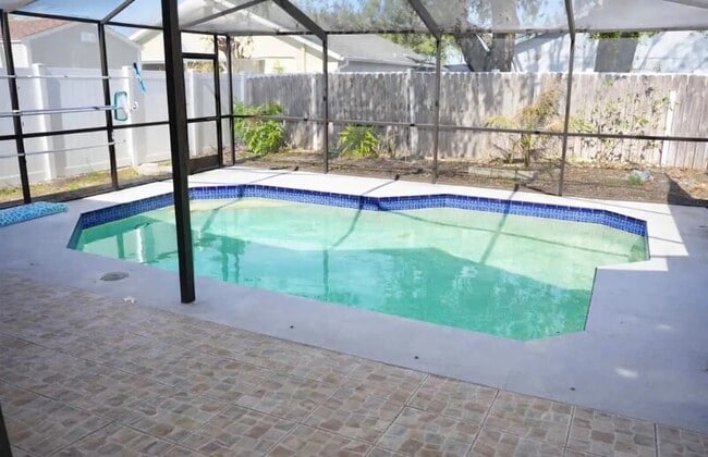 Building Photo - 11316 Maybrook Ave