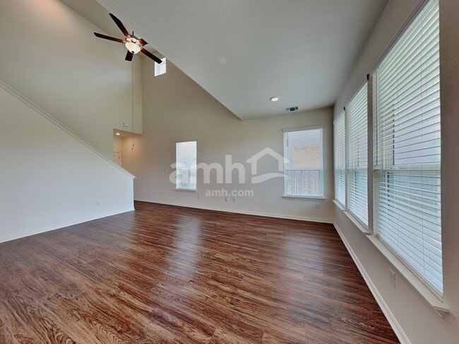 Building Photo - 2734 Lillybrook Ln