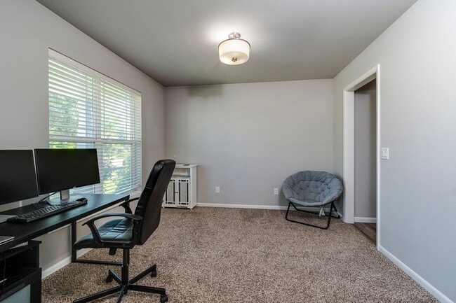 Building Photo - Professionally Managed Home in Convenient ...