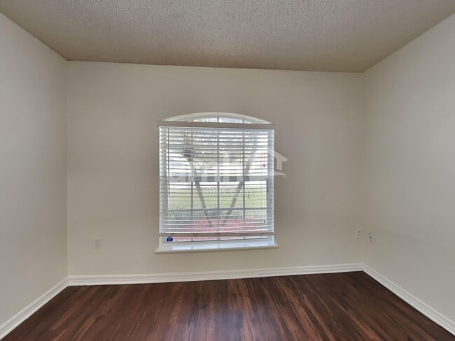 Building Photo - 555 Whiskey Creek Ct