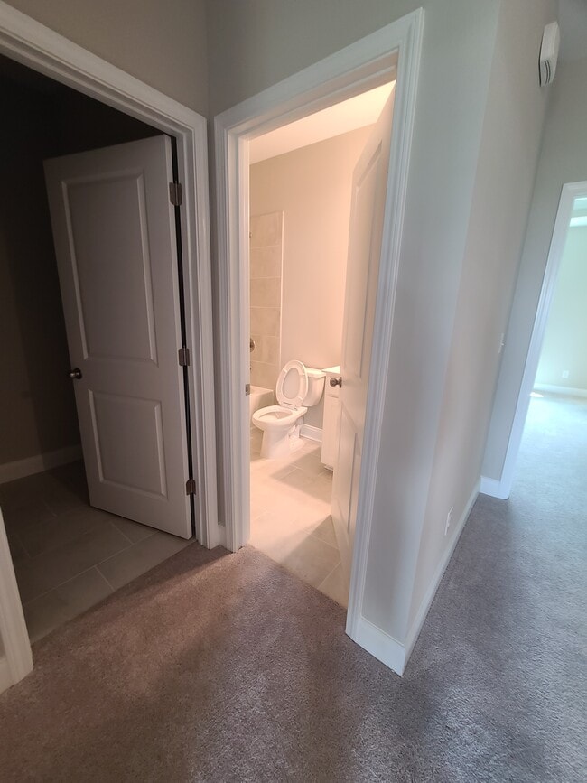 Building Photo - 4560 Mikajack Dr SE