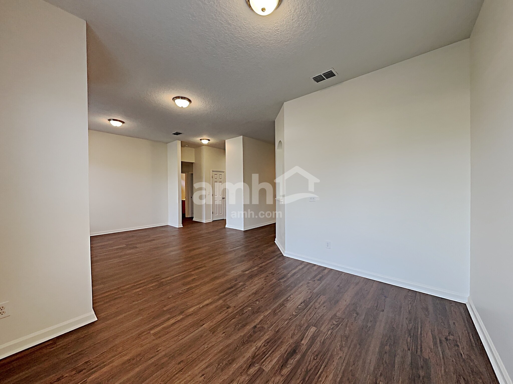 Building Photo - 10008 Lancashire Dr