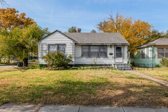 Building Photo - 1701 N Floberta Rd