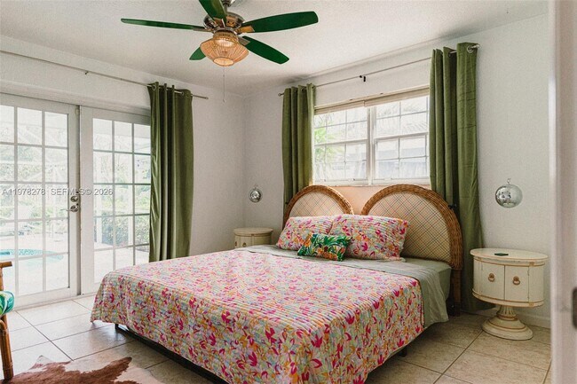 Building Photo - 809 SE 14th Dr