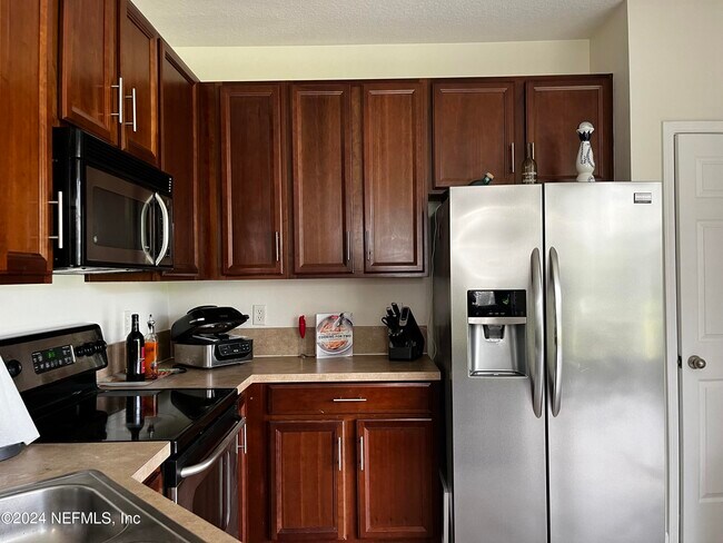 Building Photo - 7180 Stonelion Cir