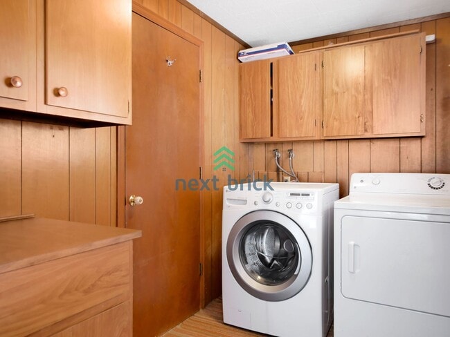 Building Photo - 3 Bedroom 2 bathroom Home for Rent!