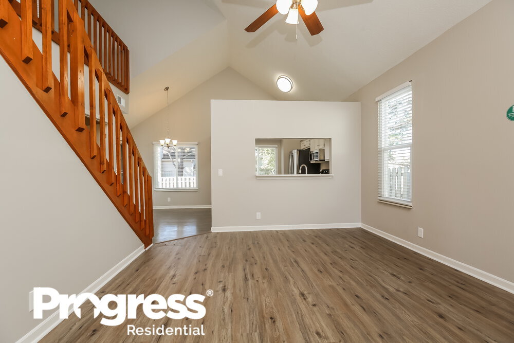 Building Photo - 514 Selsey Ct S