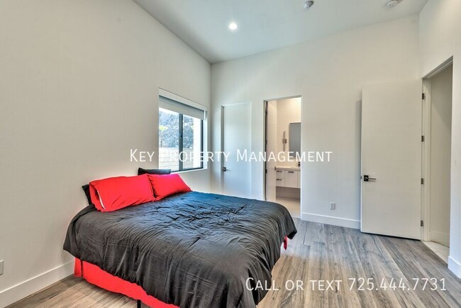 Building Photo - 702 Blackrock Rim Dr