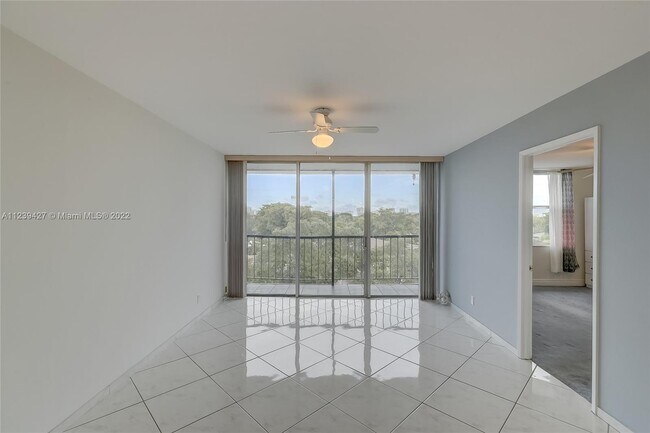 Building Photo - 4501 NE 21st Ave