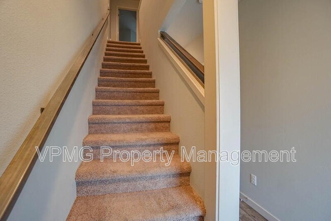 Building Photo - 137 N 44th Pl