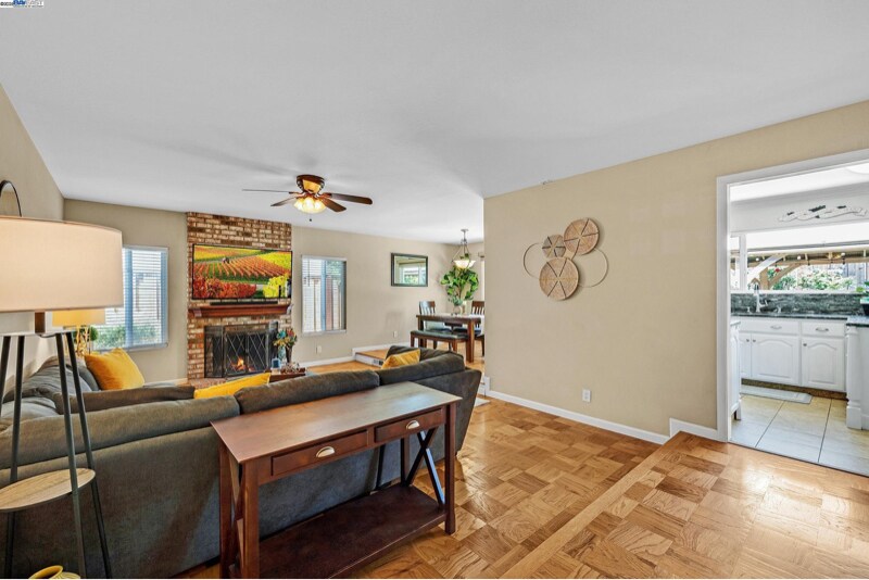 Building Photo - 590 Cinnabar Dr