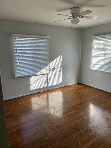 Building Photo - 5957 Alonzo Ave