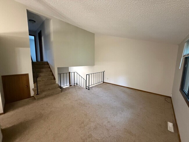 Building Photo - 9370-9372 176th St W