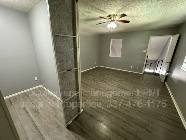 Building Photo - 300 Lozes Ave