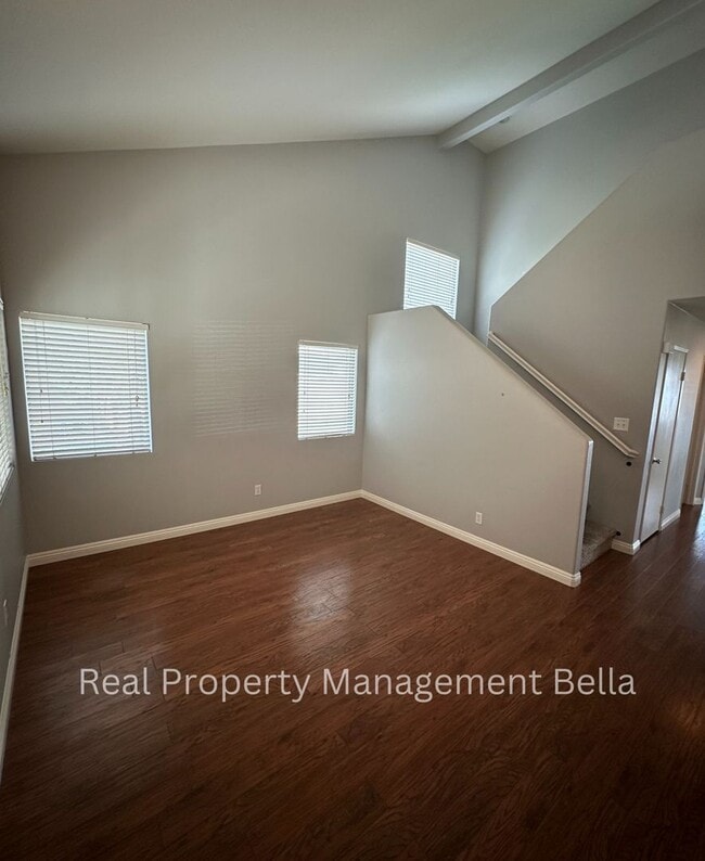 Building Photo - Lakeview Pool Retreat in a Private Cul-de-Sac Setting