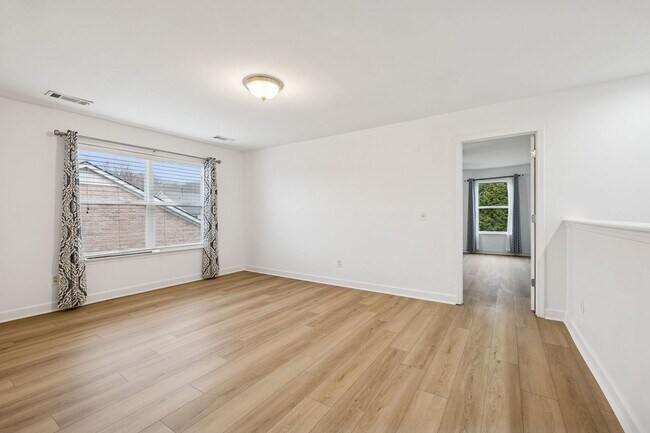 Building Photo - Located in the highly desirable McKays Mill community in Franklin, TN