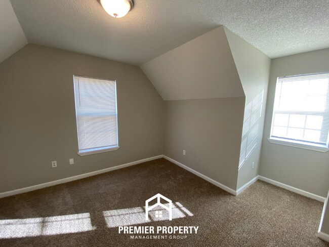 Building Photo - 7449 Dunbarton Dr