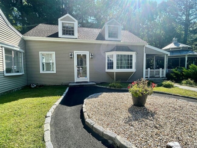 Building Photo - 518 Dublin Rd