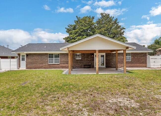 Building Photo - Beautiful 3 Bedroom in Fort Walton Beach