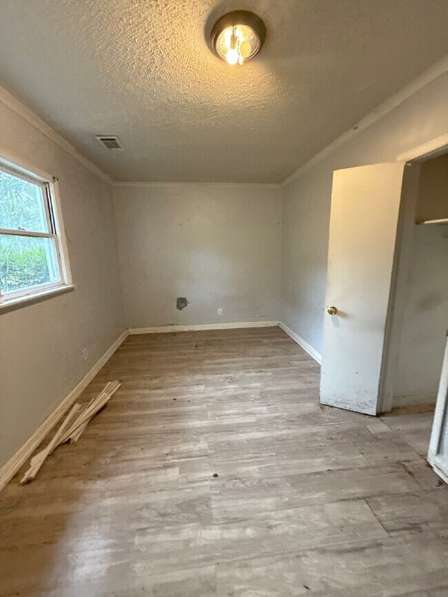 Building Photo - 719 Craft Rd