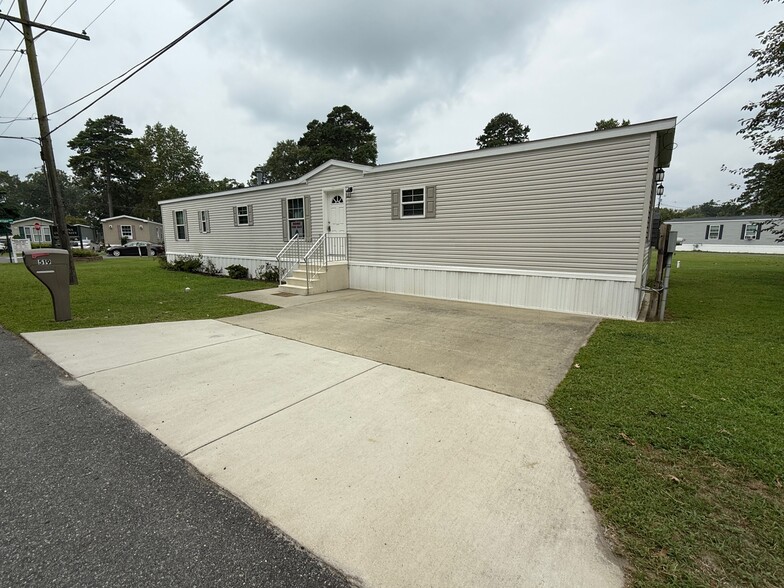 Building Photo - 519 S English Creek Rd