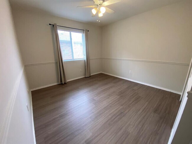 Building Photo - 258 Western Dr