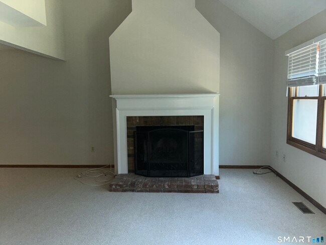 Building Photo - 17 Eagle Rock Cir