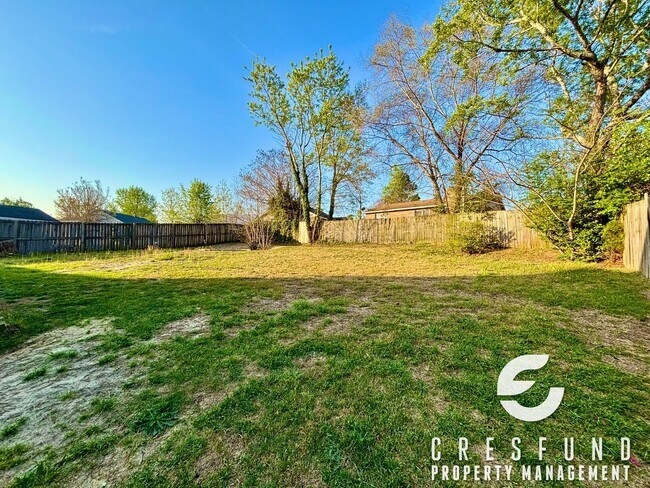 Building Photo - Adorable 3 Bedroom 2 Bathroom House Ready for Move In