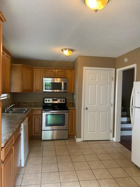 Building Photo - 4995 Gold Pointe Dr