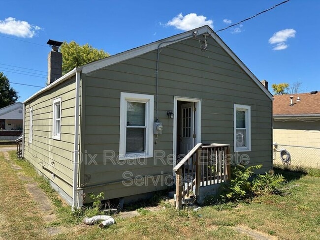 Building Photo - 290 Howman Ave