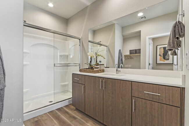 Building Photo - 6218 S 47th Ln