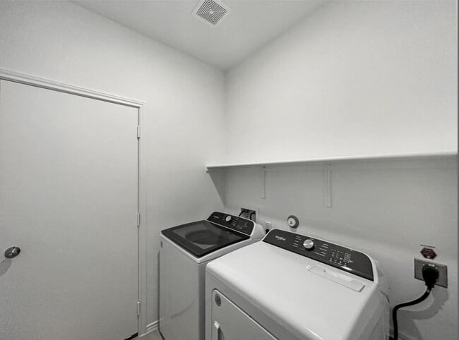 Building Photo - 1620 Brimhurst Dr