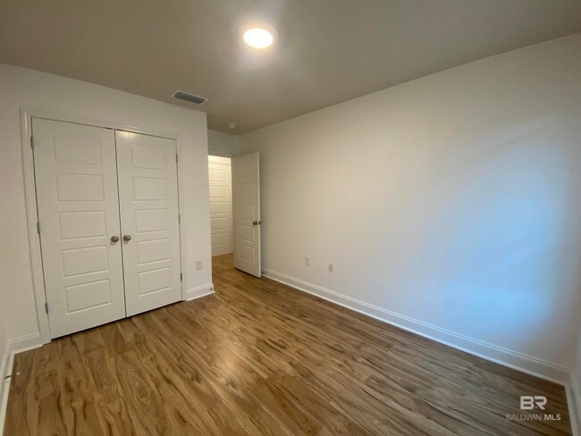 Building Photo - 6662 Spaniel Dr