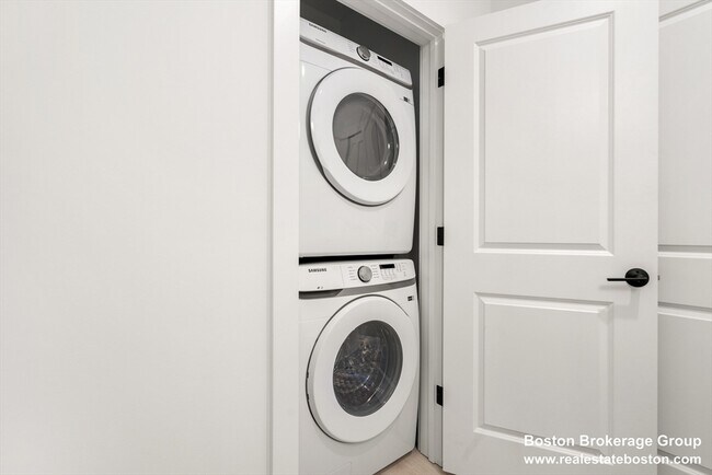 Building Photo - 600 Broadway