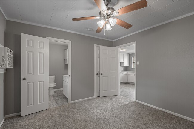 Building Photo - 2809 Sam Houston Ave