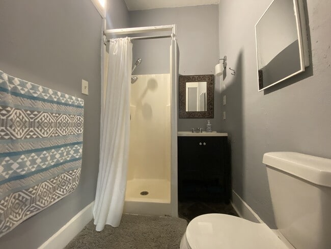 Building Photo - 841 Vedado Way NE