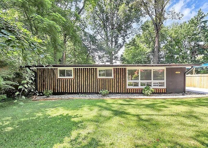Building Photo - Room in House on Milford Rd