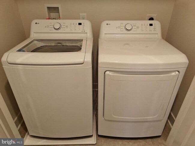 Building Photo - 2766 Bridgewater Dr