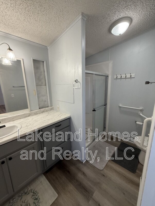 Building Photo - 1811 Sherwood Hill Dr