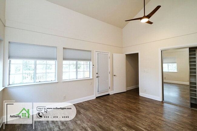 Building Photo - 3747 Sunday Ct