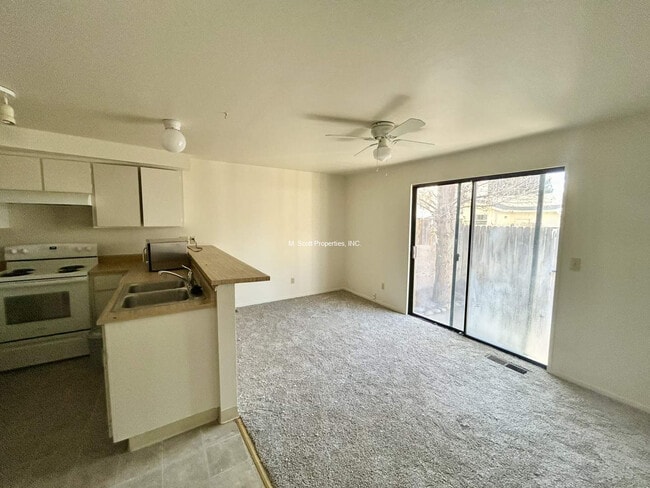 Building Photo - 1476 Hussman Ave