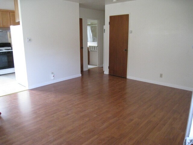 Building Photo - 1110 Stannage Ave