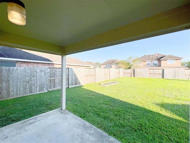 Building Photo - 18102 Red Oak Manor Ln