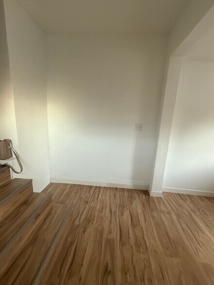 Building Photo - 29 E 2nd Ave